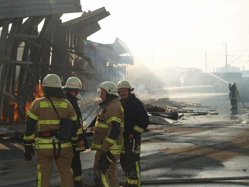 Grossbrand Holzlager Siegburg Industriestr P068.JPG